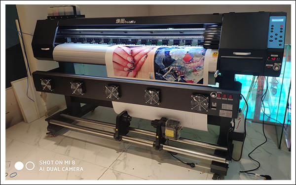 煥圖單頭戶外寫真機(jī).jpg 煥圖單頭戶外寫真機(jī).jpg