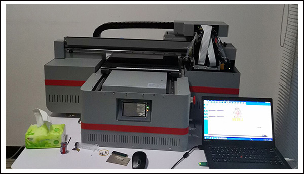 尊圖小型平板打印機(jī).jpg 尊圖小型平板打印機(jī).jpg