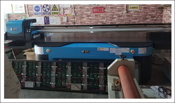 萬麗達uv平板噴繪機.jpg 萬麗達uv平板噴繪機.jpg