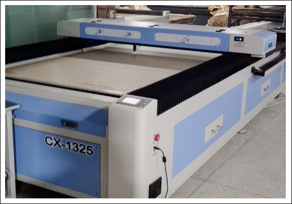 激光雕刻機(jī).jpg 激光雕刻機(jī).jpg