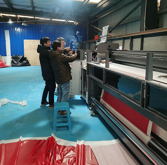 海邦達(dá)3.2米u(yù)v卷對卷打印機(jī).jpg 海邦達(dá)3.2米u(yù)v卷對卷打印機(jī).jpg