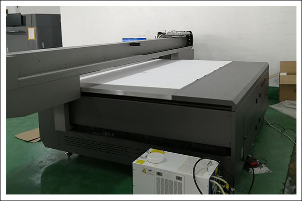 2513uv平板打印機(jī).jpg 2513uv平板打印機(jī).jpg