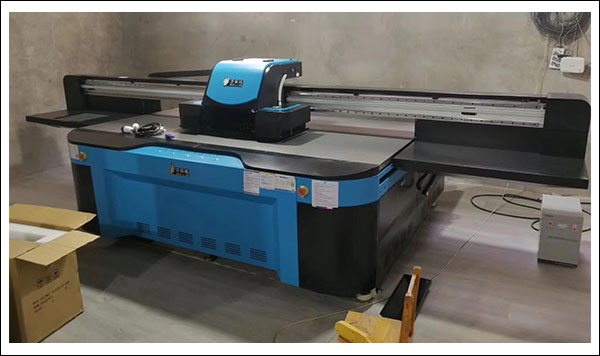 萬麗達(dá)uv平板噴繪機(jī).jpg 萬麗達(dá)uv平板噴繪機(jī).jpg