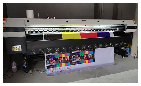大型噴繪機(jī).jpg 大型噴繪機(jī).jpg
