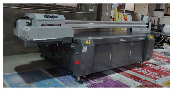 黑邁平板uv打印機(jī).jpg 黑邁平板uv打印機(jī).jpg