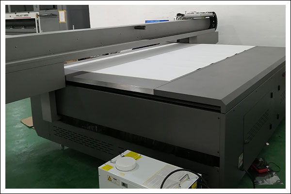 uv平板打印機(jī).jpg uv平板打印機(jī).jpg