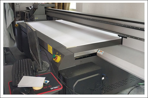 黑邁uv平板打印機(jī).jpg 黑邁uv平板打印機(jī).jpg