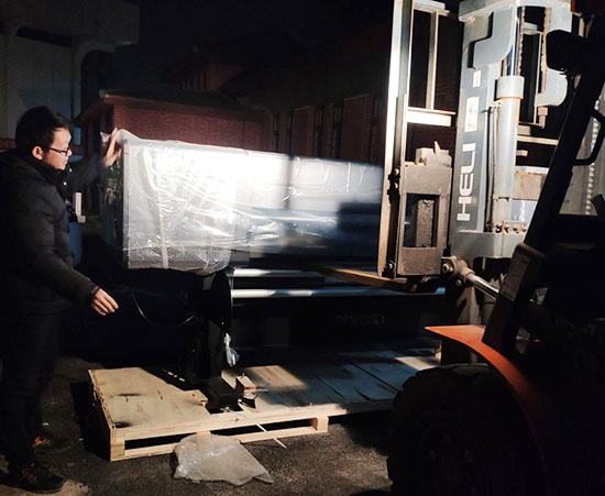 廣告設(shè)備發(fā)貨.jpg 廣告設(shè)備發(fā)貨.jpg