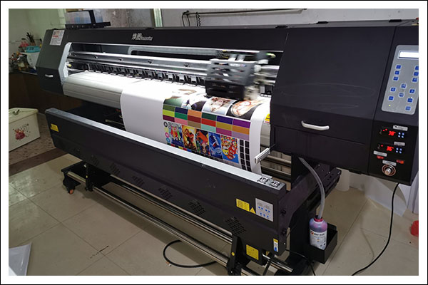 煥圖噴繪寫(xiě)真一體機(jī).jpg 煥圖噴繪寫(xiě)真一體機(jī).jpg