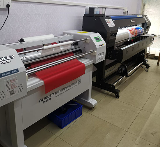 條幅機(jī)與寫真機(jī).jpg 條幅機(jī)與寫真機(jī).jpg