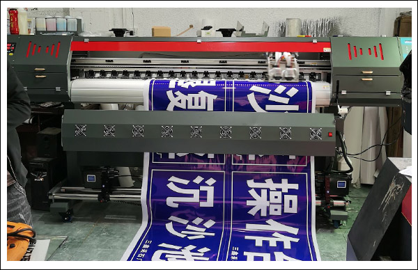 煥圖1.8米高清寫真機(jī).jpg 煥圖1.8米高清寫真機(jī).jpg