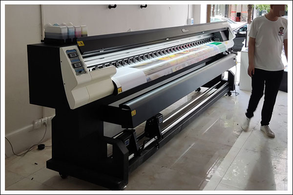 煥圖3.2米寫真機(jī).jpg 煥圖3.2米寫真機(jī).jpg