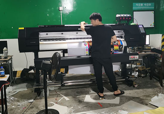 煥圖雙頭戶外寫真機(jī).jpg 煥圖雙頭戶外寫真機(jī).jpg