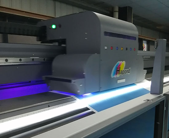 海邦達(dá)3.2米u(yù)v卷材機(jī).jpg 海邦達(dá)3.2米u(yù)v卷材機(jī).jpg