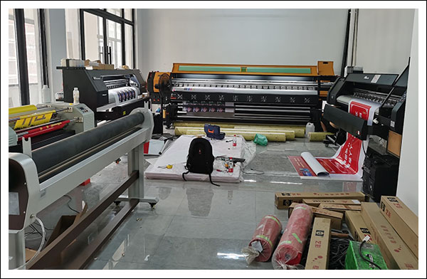 大型廣告店設(shè)備配置.jpg 大型廣告店設(shè)備配置.jpg