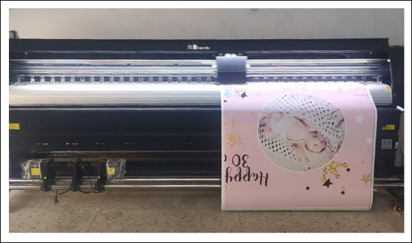 煥圖3.2米寫(xiě)真噴繪機(jī).jpg 煥圖3.2米寫(xiě)真噴繪機(jī).jpg