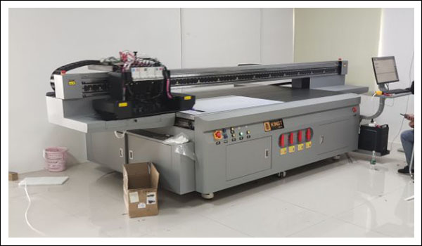 金谷田燕尾型2513uv平板機.jpg 金谷田燕尾型2513uv平板機.jpg