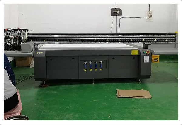 uv平板打印機(jī).jpg uv平板打印機(jī).jpg