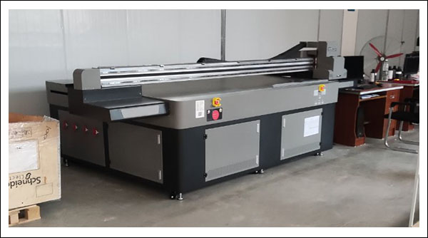 酒瓶uv平板打印機.jpg 酒瓶uv平板打印機.jpg