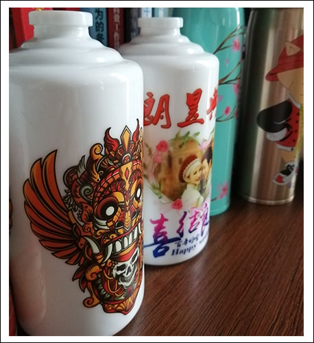 uv平板機打印的酒瓶.jpg uv平板機打印的酒瓶.jpg