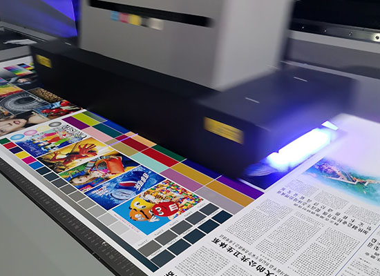 金谷田uv平板打印機(jī).jpg 金谷田uv平板打印機(jī).jpg