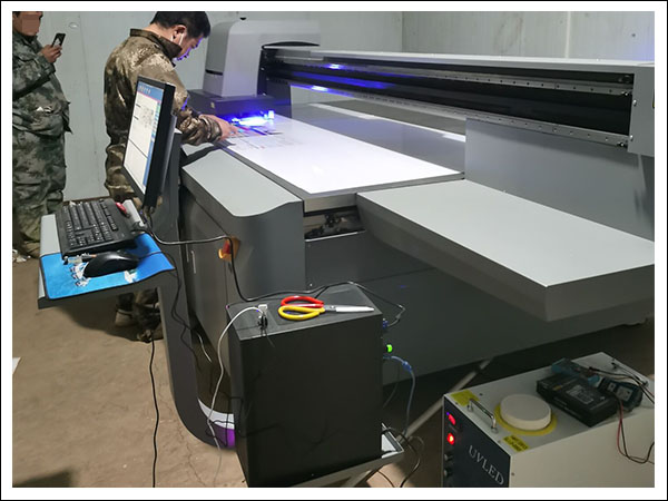 金谷田uv平板打印機.jpg 金谷田uv平板打印機.jpg