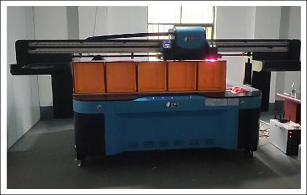 萬麗達uv平板打印機.jpg 萬麗達uv平板打印機.jpg