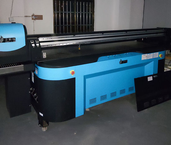 萬麗達uv平板打印機.jpg 萬麗達uv平板打印機.jpg