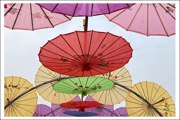 熱升華旗幟機(jī)制作的油紙傘.jpg 熱升華旗幟機(jī)制作的油紙傘.jpg