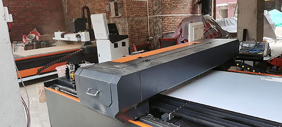 金谷田uv平板機(jī)和超星機(jī)械巡邊雕刻機(jī).jpg 金谷田uv平板機(jī)和超星機(jī)械巡邊雕刻機(jī).jpg