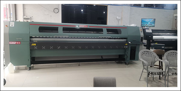 3.2米噴繪機.jpg 3.2米噴繪機.jpg