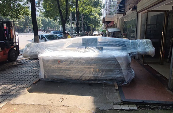 金谷田uv平板機發(fā)貨2.jpg 金谷田uv平板機發(fā)貨2.jpg