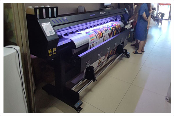 煥圖單頭戶(hù)外寫(xiě)真機(jī).jpg 煥圖單頭戶(hù)外寫(xiě)真機(jī).jpg