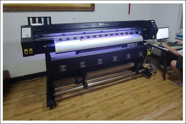 煥圖印花機用于移門行業(yè).jpg 煥圖印花機用于移門行業(yè).jpg