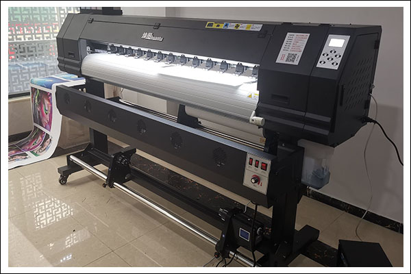 煥圖單頭戶外寫真機(jī).jpg 煥圖單頭戶外寫真機(jī).jpg