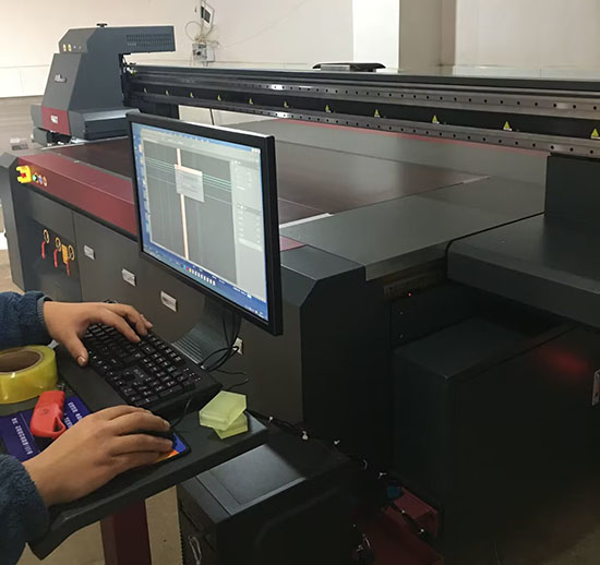 煥圖uv平板打印機(jī).jpg 煥圖uv平板打印機(jī).jpg