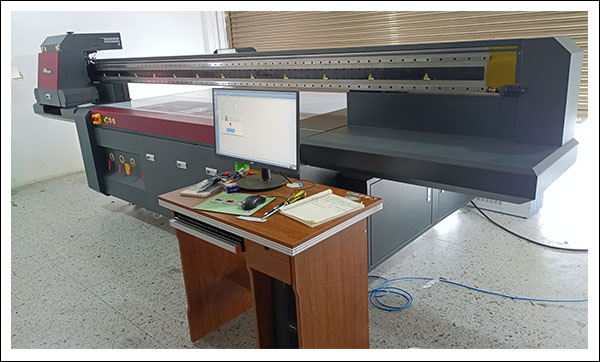 煥圖uv平板機(jī).jpg 煥圖uv平板機(jī).jpg