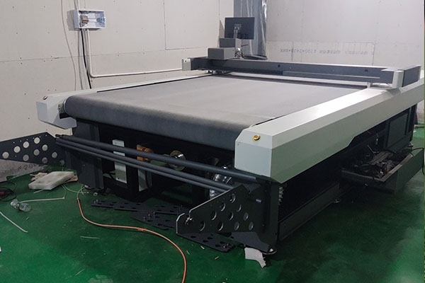 煥圖足球uv打印機(jī)的搭檔——切割機(jī).jpg 煥圖足球uv打印機(jī)的搭檔——切割機(jī).jpg