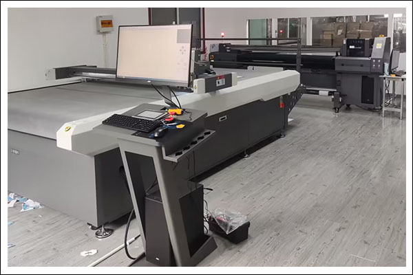 煥圖足球印花機(jī)與切割機(jī).jpg 煥圖足球印花機(jī)與切割機(jī).jpg