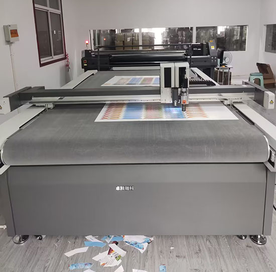 煥圖足球皮革印花機和裁片機.jpg 煥圖足球皮革印花機和裁片機.jpg