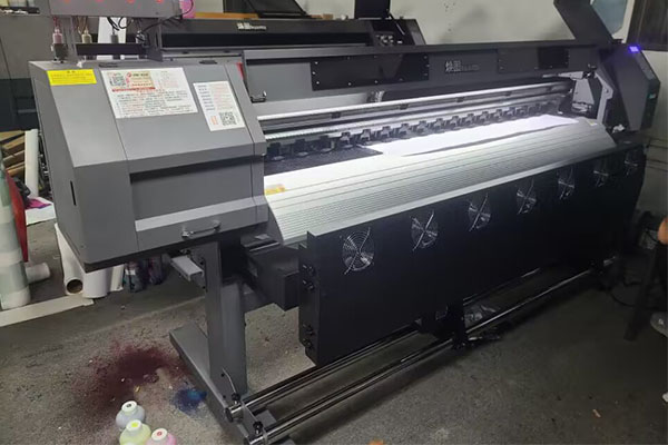 煥圖雙頭國產(chǎn)寫真機.jpg 煥圖雙頭國產(chǎn)寫真機.jpg