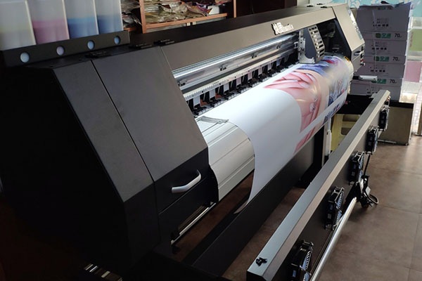 煥圖教學(xué)寫真機(jī)在湖南某大學(xué)職教場(chǎng)中大放異彩-1.jpg 煥圖教學(xué)寫真機(jī)在湖南某大學(xué)職教場(chǎng)中大放異彩-1.jpg