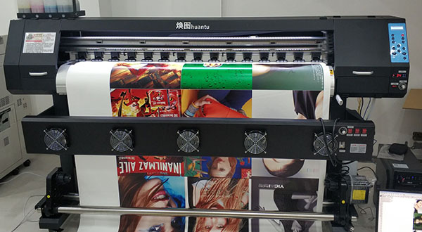 煥圖教學(xué)寫真機(jī)在湖南某大學(xué)職教場(chǎng)中大放異彩-2.jpg 煥圖教學(xué)寫真機(jī)在湖南某大學(xué)職教場(chǎng)中大放異彩-2.jpg