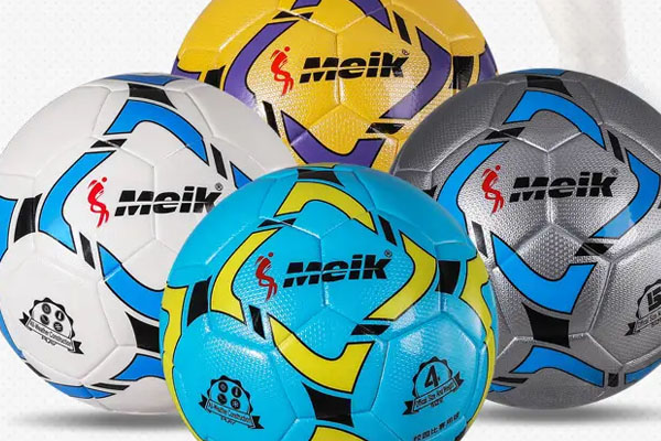 煥圖足球uv印花機打破傳統(tǒng)絲印局限 創(chuàng)新個性化生產(chǎn)力.jpg