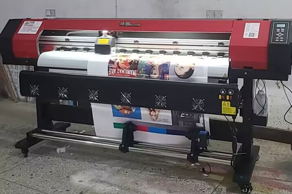 煥圖單頭戶外寫真機高精度打印 汨羅陳總稱它為性價之選.jpg 煥圖單頭戶外寫真機高精度打印 汨羅陳總稱它為性價之選.jpg