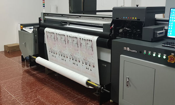 無(wú)褶痕耐摩擦快速打印 煥圖硅膠uv印花機(jī)手表帶應(yīng)用方案2.jpg