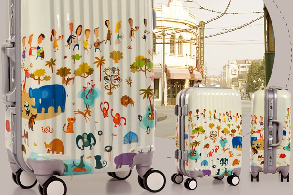 煥圖行李箱uv平板機適應(yīng)各種凹凸異形表面 直接打印鮮艷圖案2.jpg 煥圖行李箱uv平板機適應(yīng)各種凹凸異形表面 直接打印鮮艷圖案2.jpg