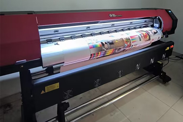 煥圖戶外寫真機色彩飽和度高 對精度要求高的謝總稱贊不已1.jpg 煥圖戶外寫真機色彩飽和度高 對精度要求高的謝總稱贊不已1.jpg