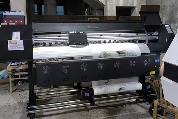 煥圖四頭戶內寫真機不僅為油紙傘印制經典之美 還提升生產量1.jpg