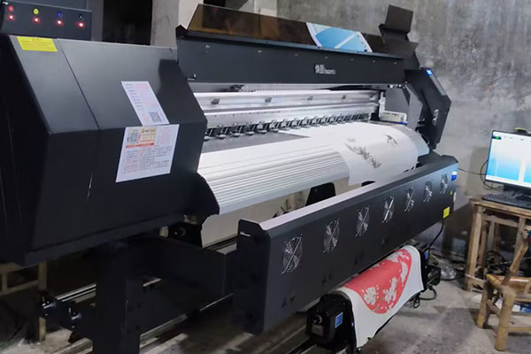 煥圖四頭戶內寫真機不僅為油紙傘印制經典之美 還提升生產量2.jpg